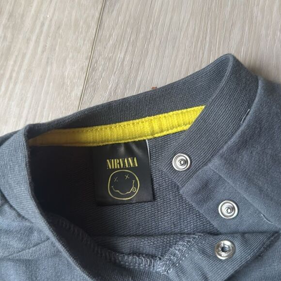 NIRVANA Gray Baby Outfit Size 3-6 months, Rock, 90’s , Aleternative - Picture 4 of 5